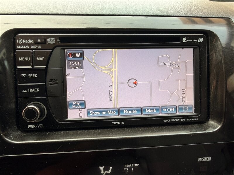 Toyota Sequoia Vehicle Full-screen Gallery Image 11