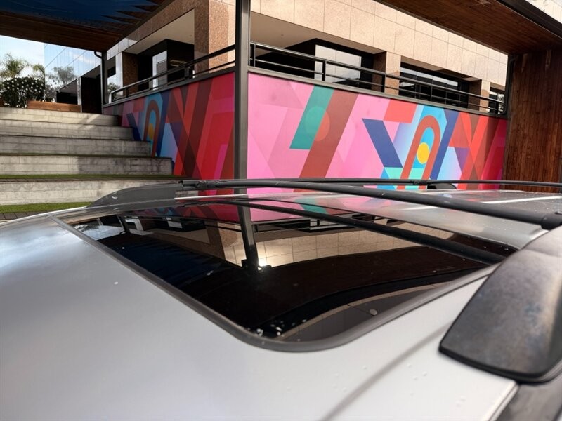 Toyota Sequoia Vehicle Full-screen Gallery Image 18