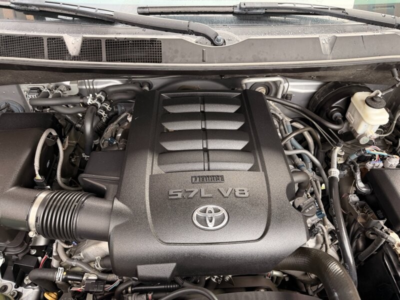 Toyota Sequoia Vehicle Full-screen Gallery Image 19