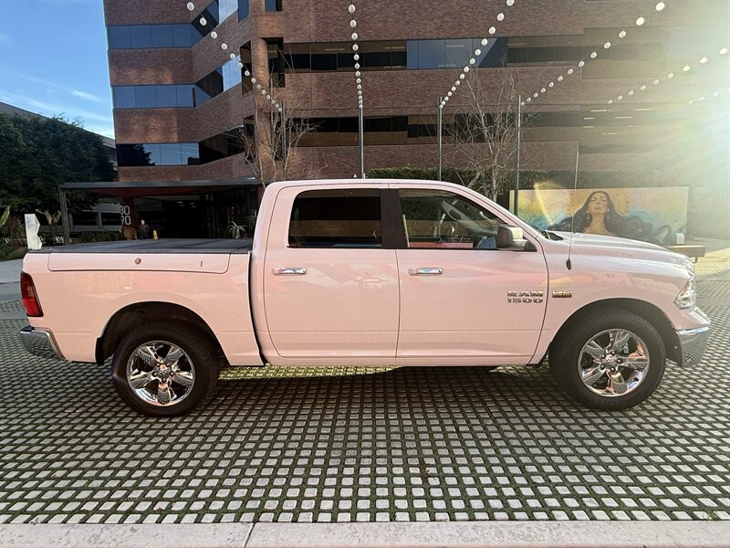 Ram 1500 Vehicle Full-screen Gallery Image 4