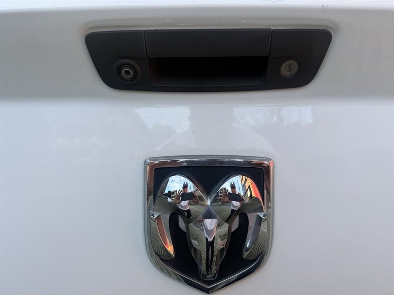 Ram 1500 Vehicle Full-screen Gallery Image 7