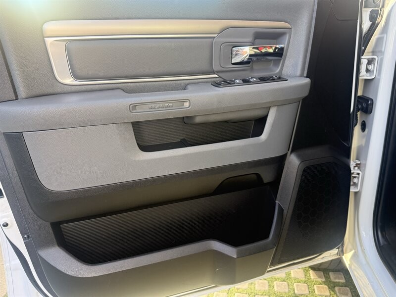 Ram 1500 Vehicle Full-screen Gallery Image 22