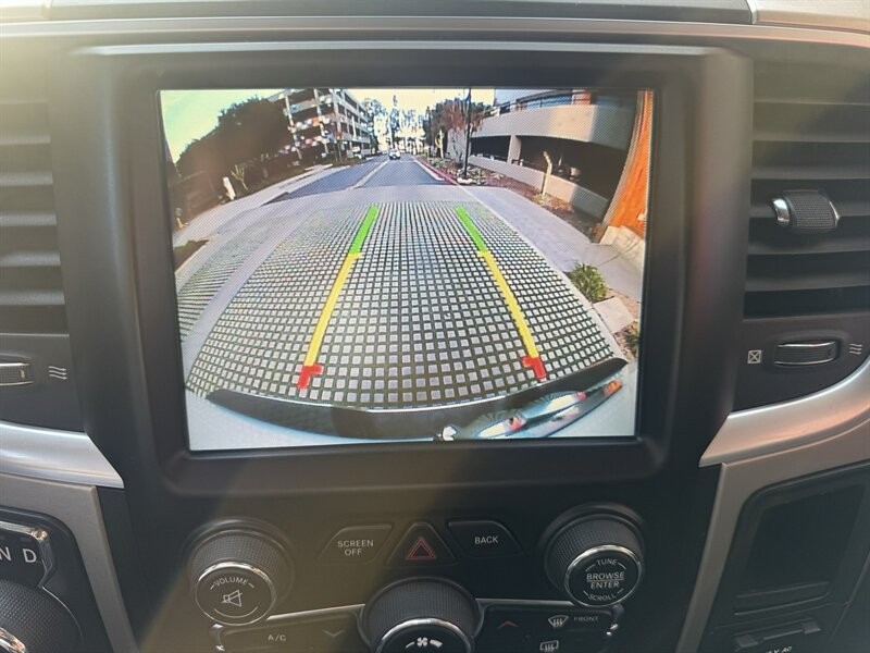 Ram 1500 Vehicle Full-screen Gallery Image 25