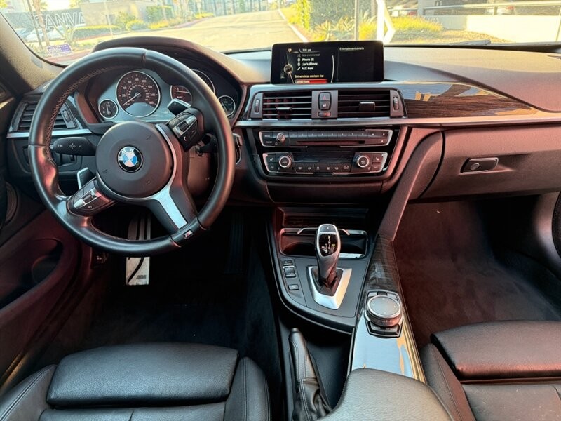 BMW 4 Series Vehicle Full-screen Gallery Image 9