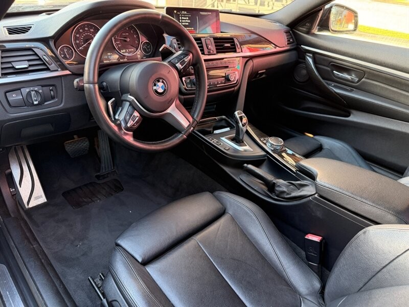 BMW 4 Series Vehicle Full-screen Gallery Image 11