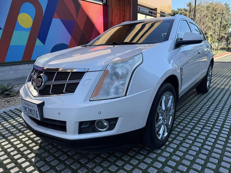 Cadillac SRX Vehicle Full-screen Gallery Image 09