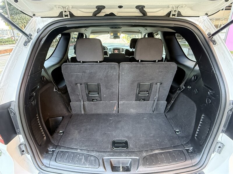 Dodge Durango Vehicle Full-screen Gallery Image 11