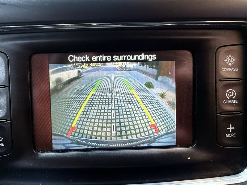 Dodge Durango Vehicle Full-screen Gallery Image 14