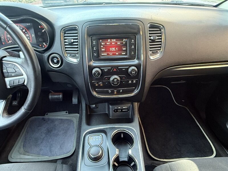 Dodge Durango Vehicle Full-screen Gallery Image 16