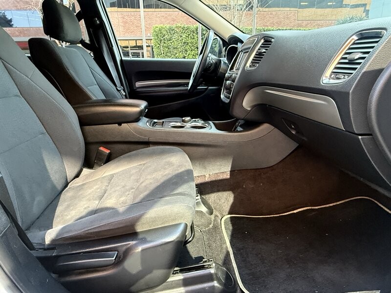 Dodge Durango Vehicle Full-screen Gallery Image 18