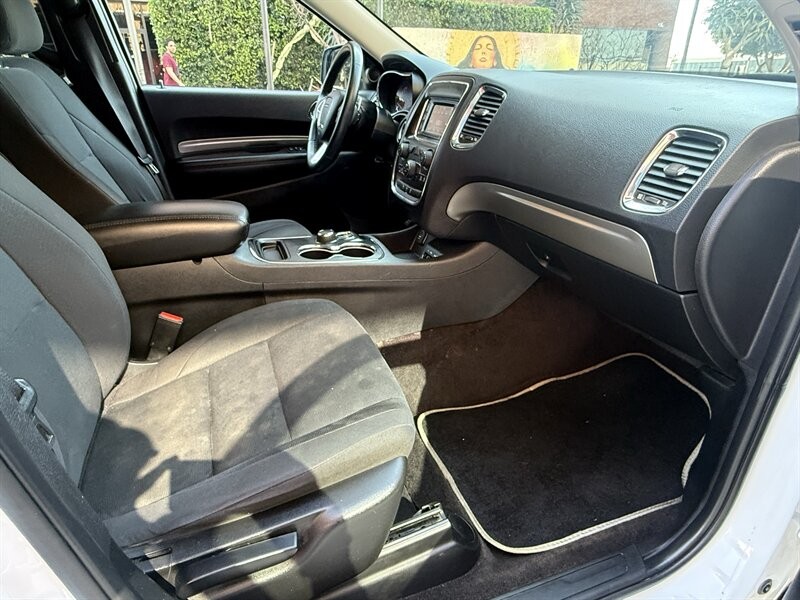 Dodge Durango Vehicle Full-screen Gallery Image 19