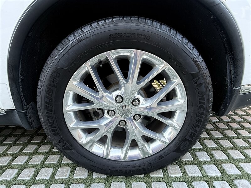 Dodge Durango Vehicle Full-screen Gallery Image 26