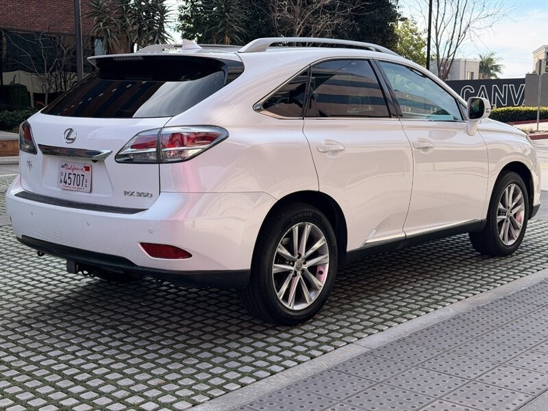 Lexus RX 350 Vehicle Full-screen Gallery Image 2