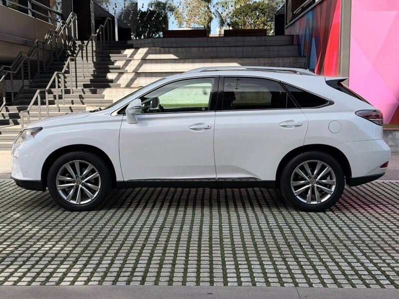 Lexus RX 350 Vehicle Full-screen Gallery Image 5