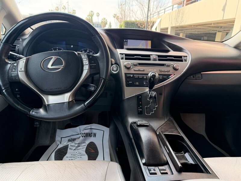 Lexus RX 350 Vehicle Full-screen Gallery Image 10