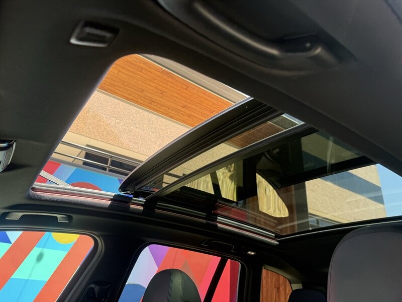 BMW X3 Vehicle Full-screen Gallery Image 29