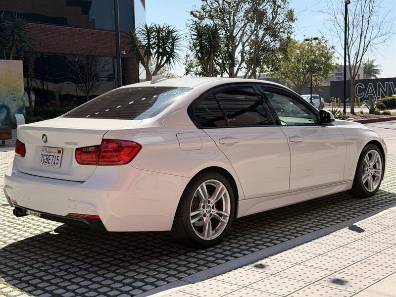 BMW 3 Series Vehicle Full-screen Gallery Image 05