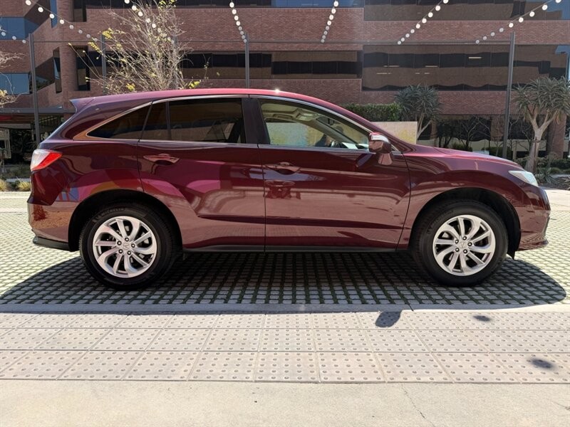 Acura RDX Vehicle Full-screen Gallery Image 04