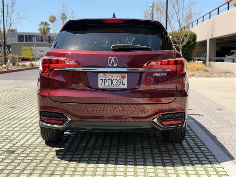 Acura RDX Vehicle Full-screen Gallery Image 06