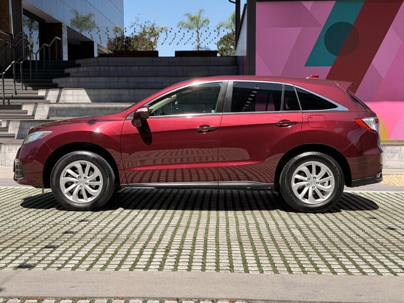 Acura RDX Vehicle Full-screen Gallery Image 08