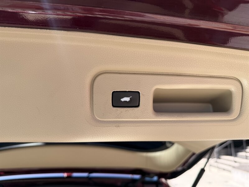 Acura RDX Vehicle Full-screen Gallery Image 18