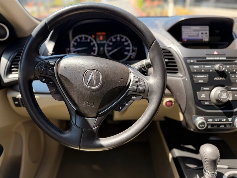 Acura RDX Vehicle Full-screen Gallery Image 20