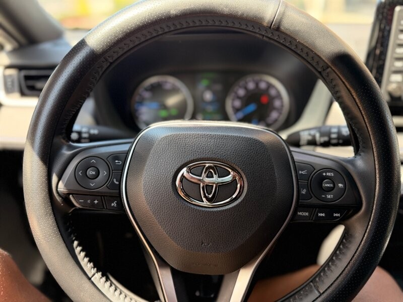 Toyota RAV4 Vehicle Full-screen Gallery Image 22