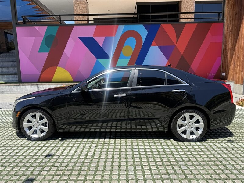 Cadillac ATS Vehicle Full-screen Gallery Image 2