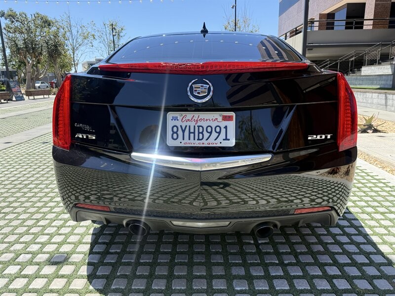 Cadillac ATS Vehicle Full-screen Gallery Image 12