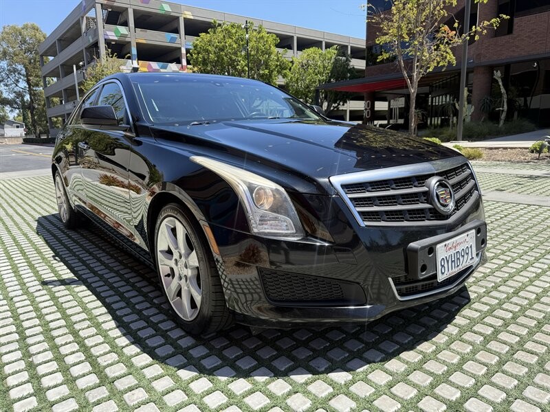 Cadillac ATS Vehicle Full-screen Gallery Image 17