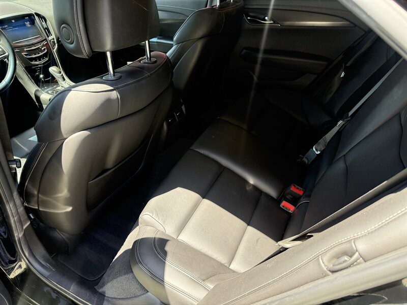 Cadillac ATS Vehicle Full-screen Gallery Image 22