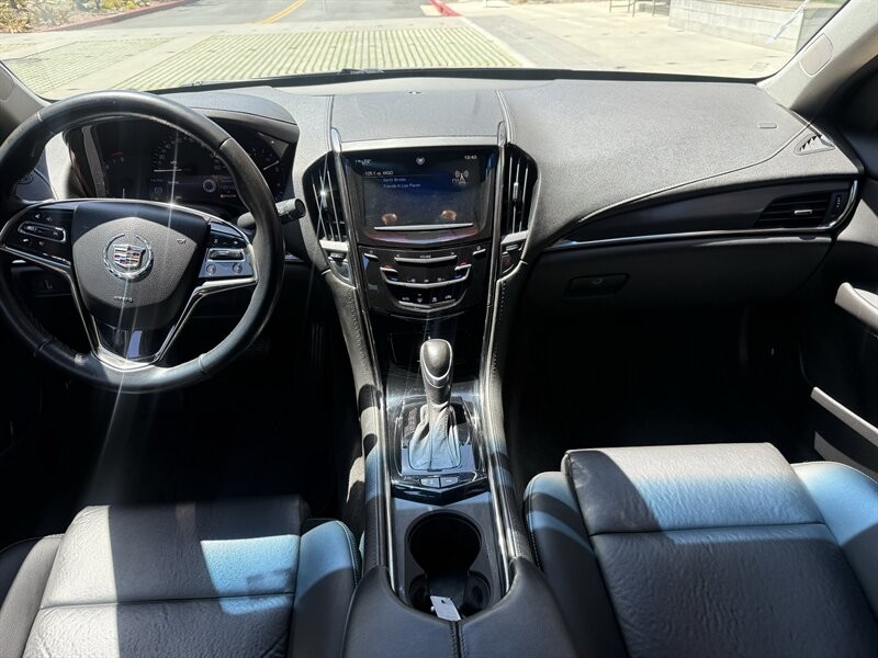 Cadillac ATS Vehicle Full-screen Gallery Image 27