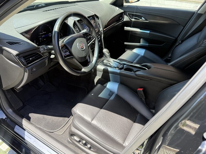 Cadillac ATS Vehicle Full-screen Gallery Image 30