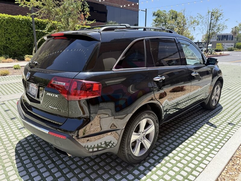 Acura MDX Vehicle Full-screen Gallery Image 07