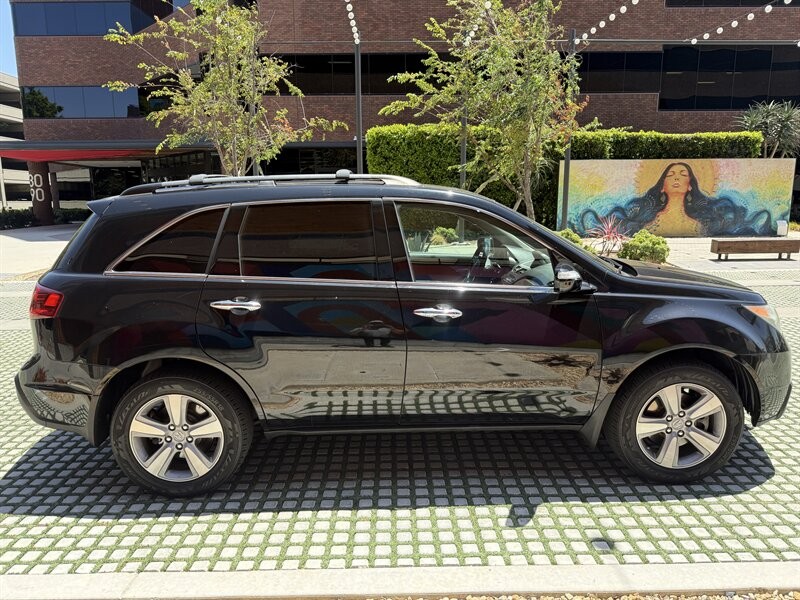 Acura MDX Vehicle Full-screen Gallery Image 08