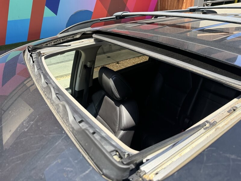 Acura MDX Vehicle Full-screen Gallery Image 20