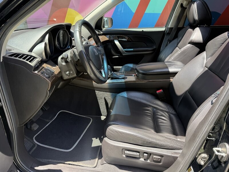 Acura MDX Vehicle Full-screen Gallery Image 34