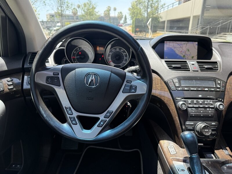 Acura MDX Vehicle Full-screen Gallery Image 41