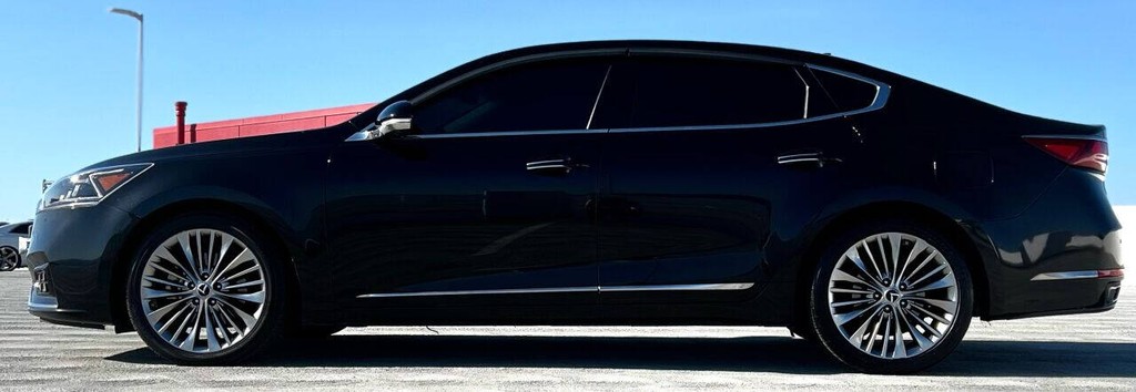 Kia Cadenza Vehicle Full-screen Gallery Image 03