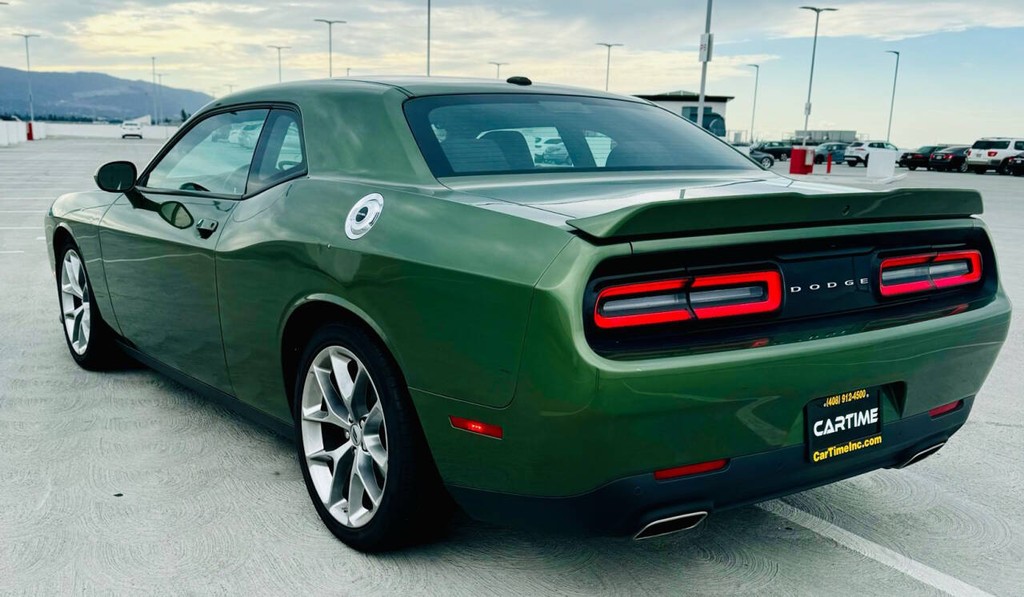 Dodge Challenger Vehicle Full-screen Gallery Image 07