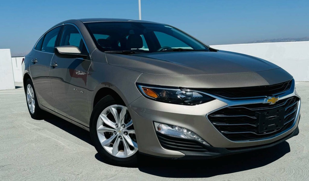 Chevrolet Malibu Vehicle Full-screen Gallery Image 02