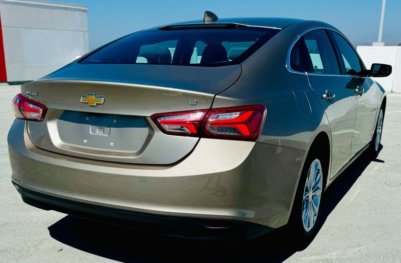 Chevrolet Malibu Vehicle Full-screen Gallery Image 08