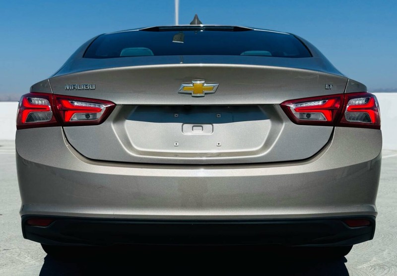 Chevrolet Malibu Vehicle Full-screen Gallery Image 11