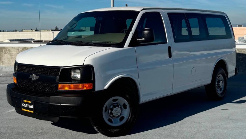 Chevrolet Express Cargo Van Vehicle Full-screen Gallery Image 02