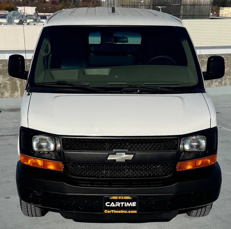 Chevrolet Express Cargo Van Vehicle Full-screen Gallery Image 06