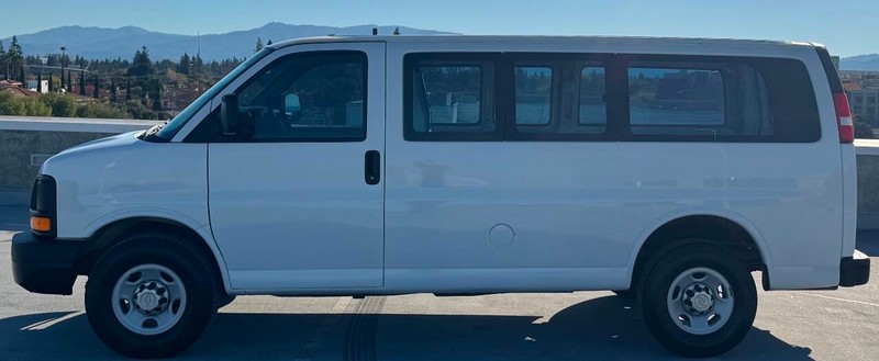Chevrolet Express Cargo Van Vehicle Full-screen Gallery Image 07