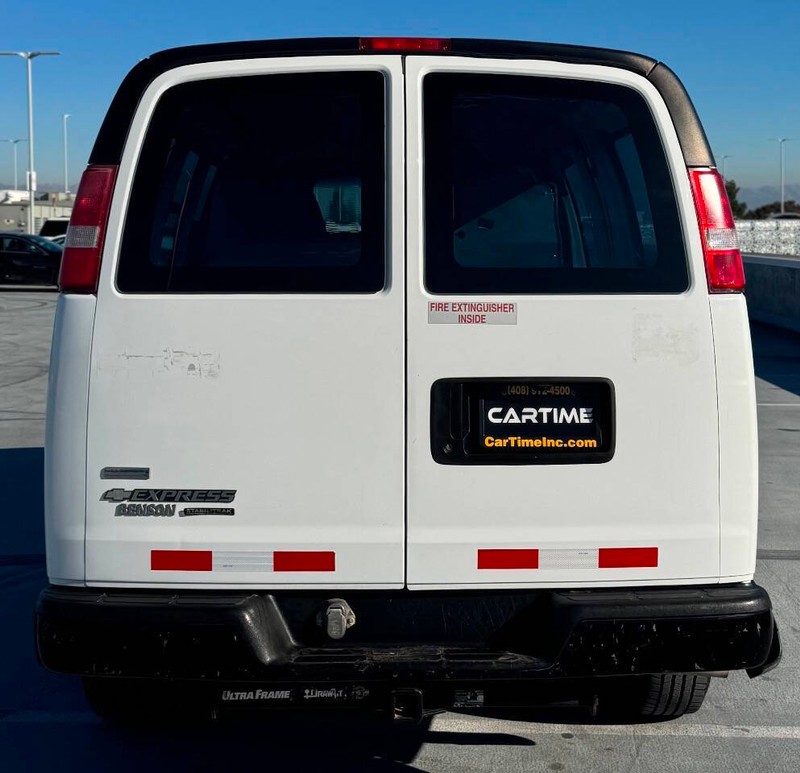 Chevrolet Express Cargo Van Vehicle Full-screen Gallery Image 10