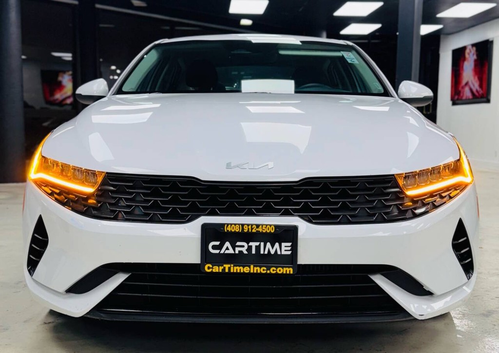 Kia K5 Vehicle Full-screen Gallery Image 07