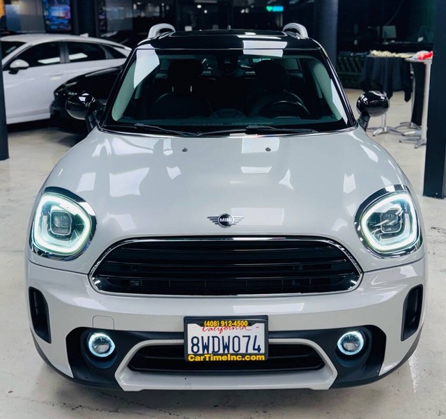 MINI Countryman Vehicle Full-screen Gallery Image 07