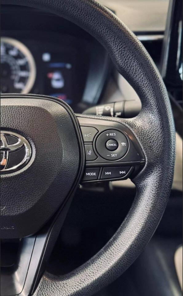 Toyota Corolla Vehicle Full-screen Gallery Image 08